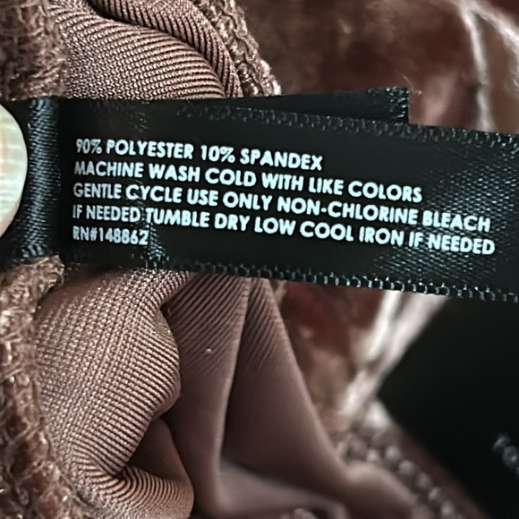 NWT Torrid crushed velvet flare leg pants, torrid size 2 - Picture 4 of 4